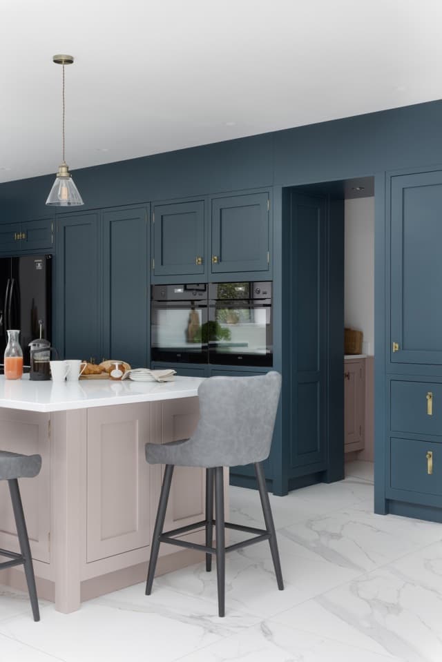 1909 Kitchens Shaker Blue Pink